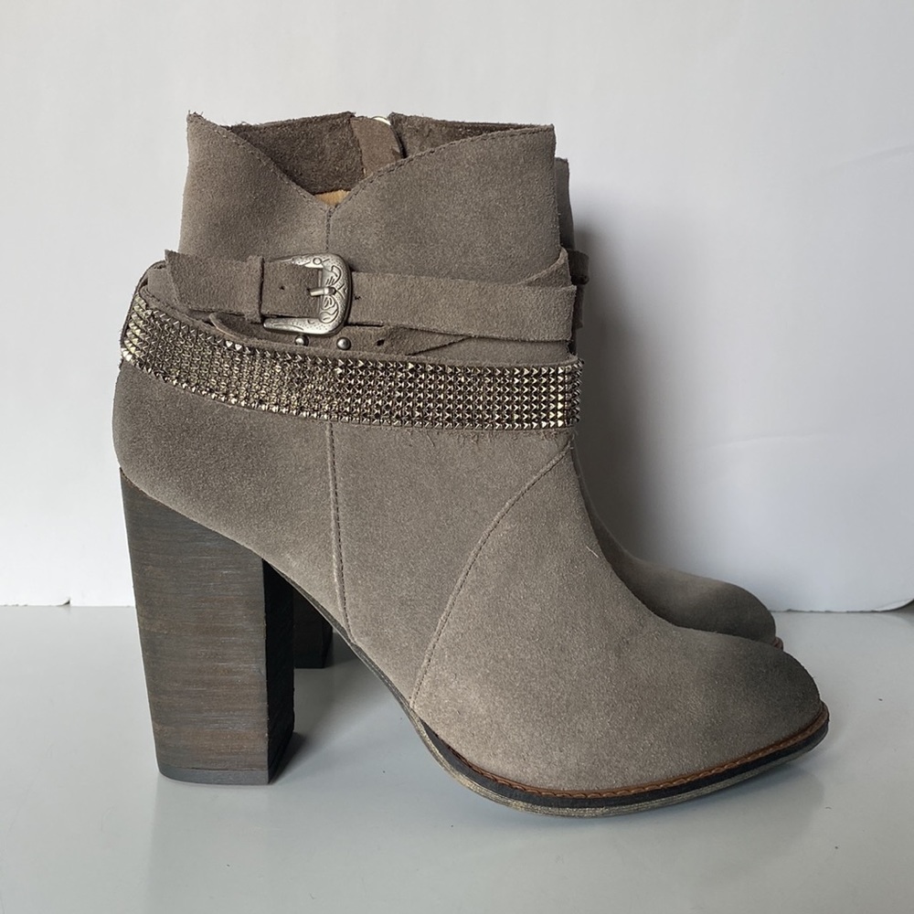 Nine West Zaza Leather Studded Ankle Boots (Size 9)
